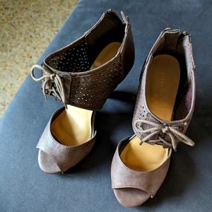 Brown Peep Toe Heels Size 6